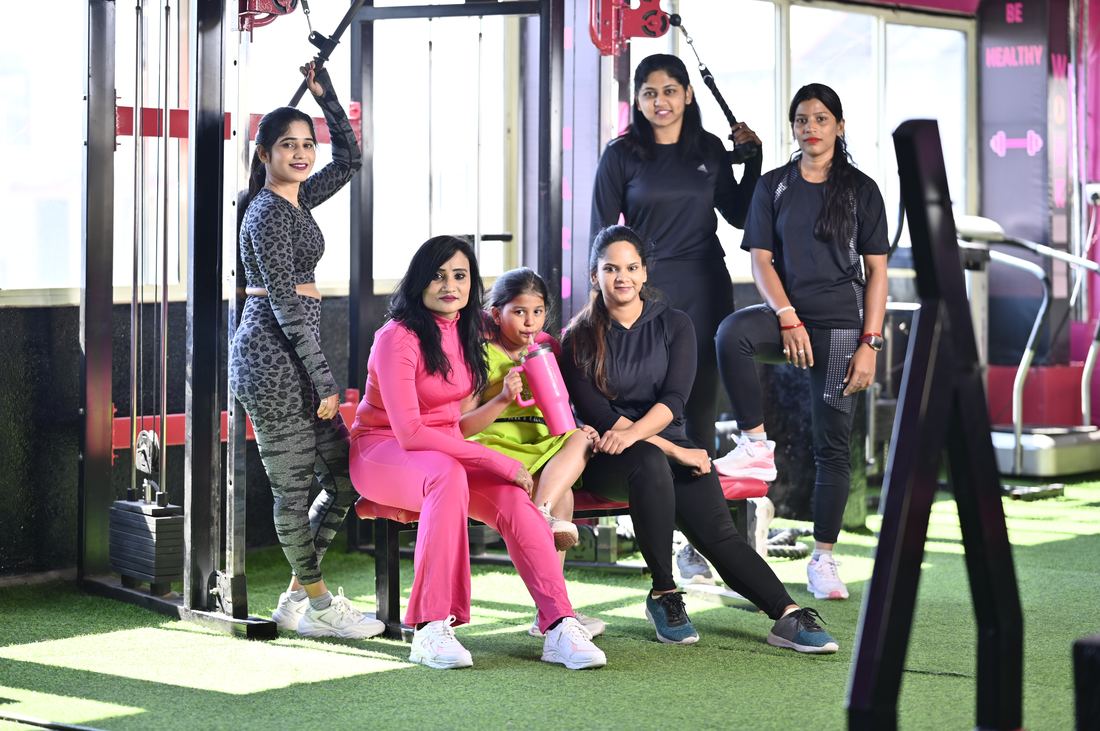 Mannala Fitness Club community group photo