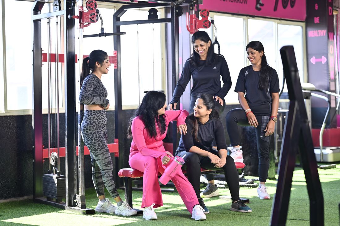 Members bonding at Mannala Fitness
